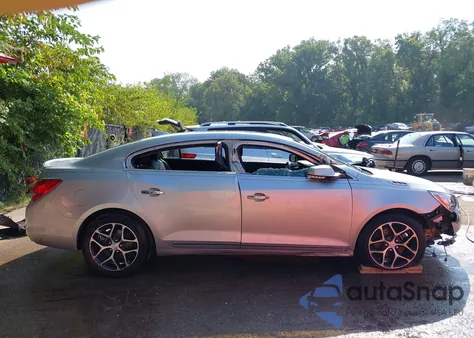 2016 Buick Lacrosse Sport Touring z USA, uszkodzony, nr VIN 1G4G45G35GF245847